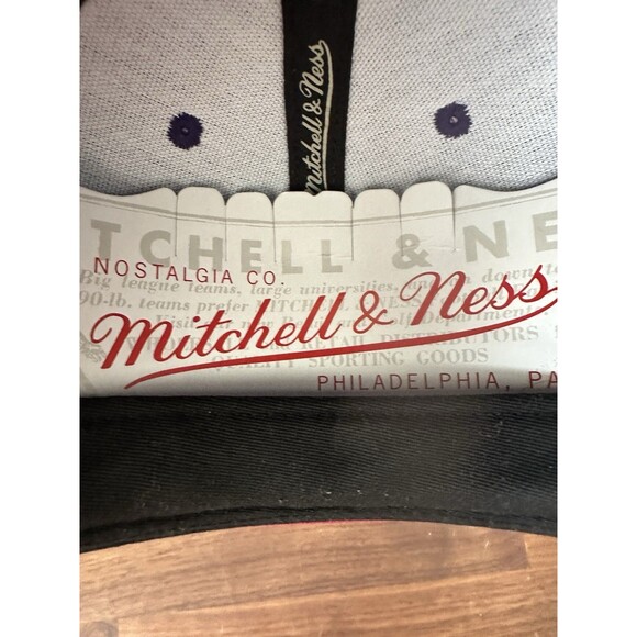 Men's Mitchell & Ness Black/Purple NBA Toronto Raptors Hat Adjustable Snapback - Picture 8 of 8